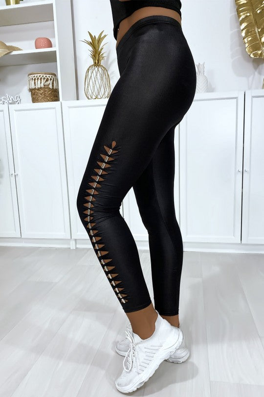 Legging noir brillant très extensible avec accessoire sur les cotés