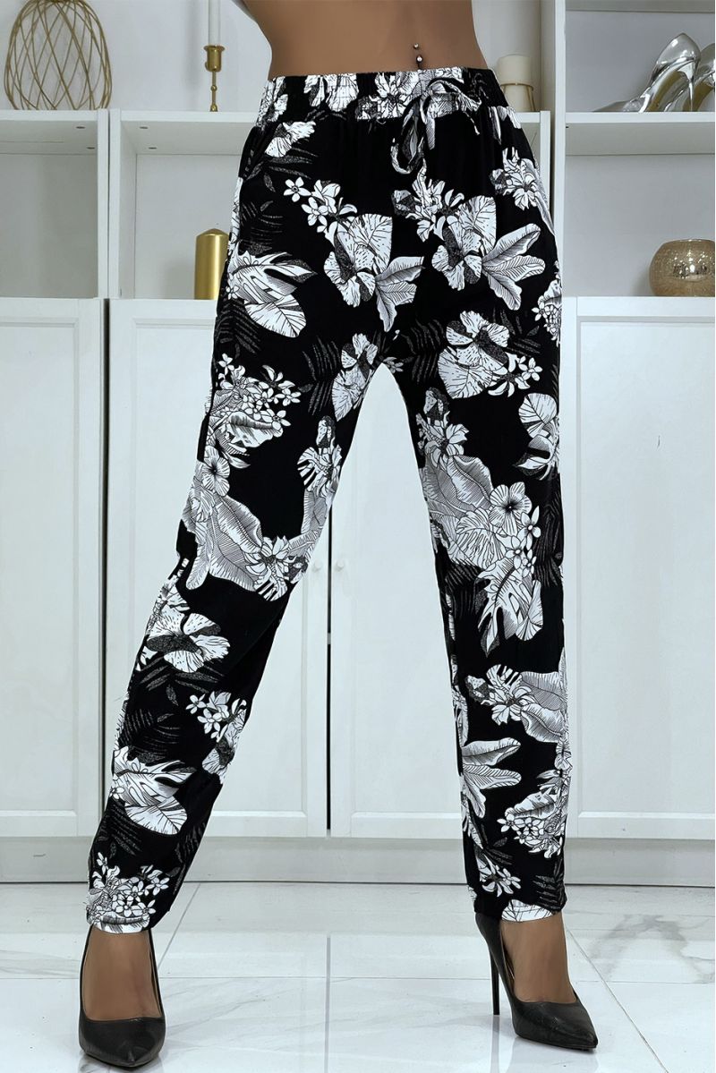 Pantalon fluide noir à motif floral B-47