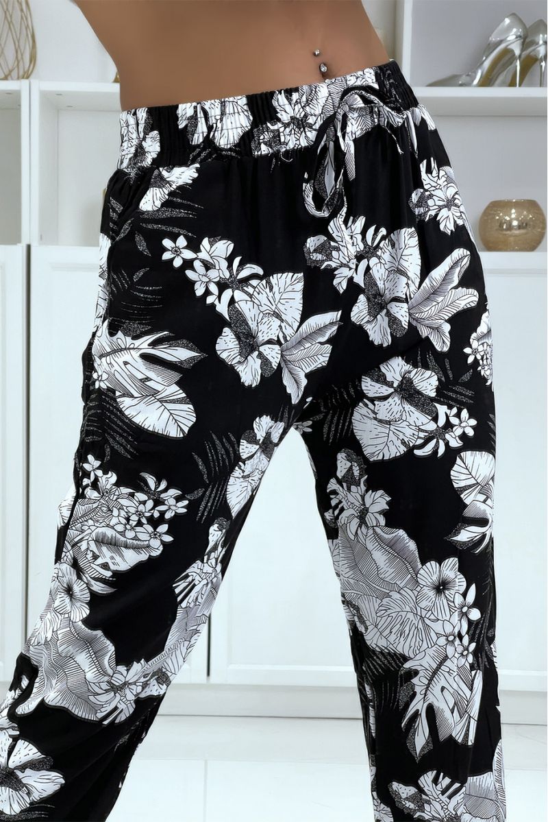 Pantalon fluide noir à motif floral B-47